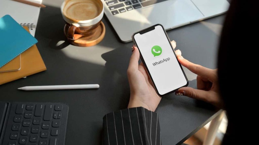 cara membuat lamaran kerja via WA yang sopan
